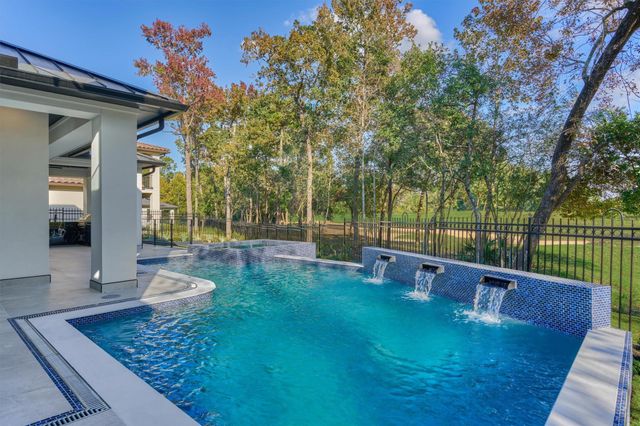 18 Squire Creek Way, Spring, TX 77389