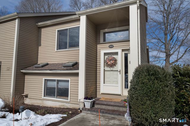 219 Twin Lakes Road APT A, North Branford, CT 06471
