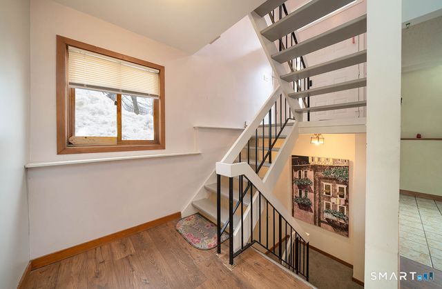 219 Twin Lakes Road APT A, North Branford, CT 06471