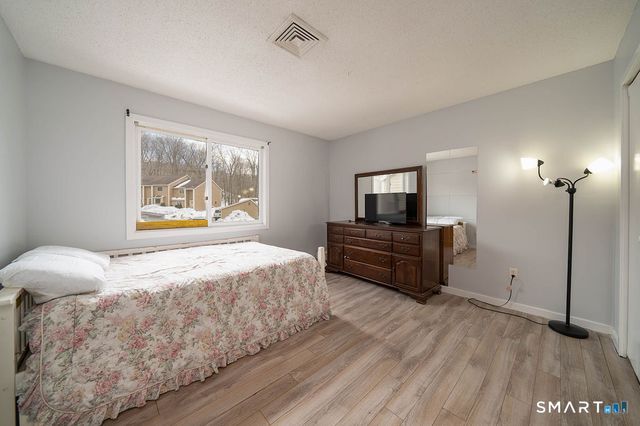 219 Twin Lakes Road APT A, North Branford, CT 06471