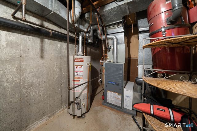 219 Twin Lakes Road APT A, North Branford, CT 06471