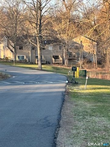 219 Twin Lakes Road APT A, North Branford, CT 06471