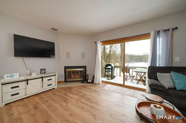 219 Twin Lakes Road APT A, North Branford, CT 06471