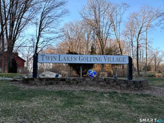 219 Twin Lakes Road APT A, North Branford, CT 06471