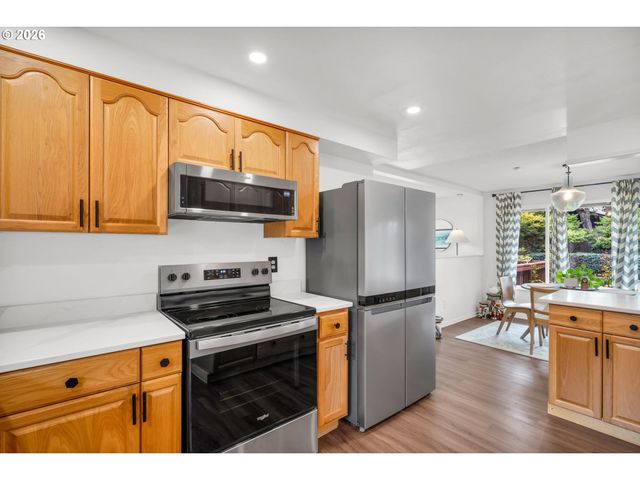 17130 Nw VALSETZ Ct, Beaverton, OR 97006