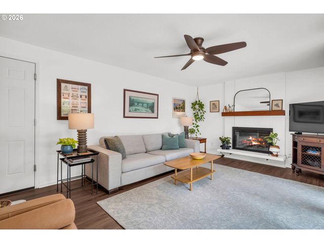 17130 Nw VALSETZ Ct, Beaverton, OR 97006