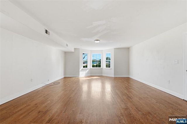 17 Stanton Street, Newark, NJ 07114