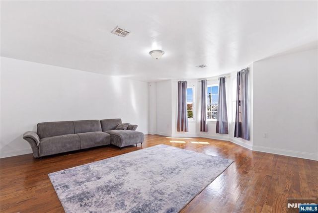 17 Stanton Street, Newark, NJ 07114