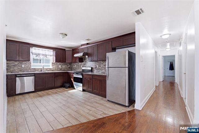 17 Stanton Street, Newark, NJ 07114