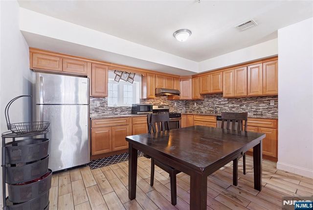 17 Stanton Street, Newark, NJ 07114