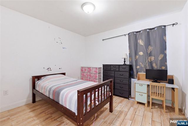 17 Stanton Street, Newark, NJ 07114