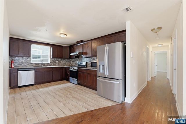17 Stanton Street, Newark, NJ 07114