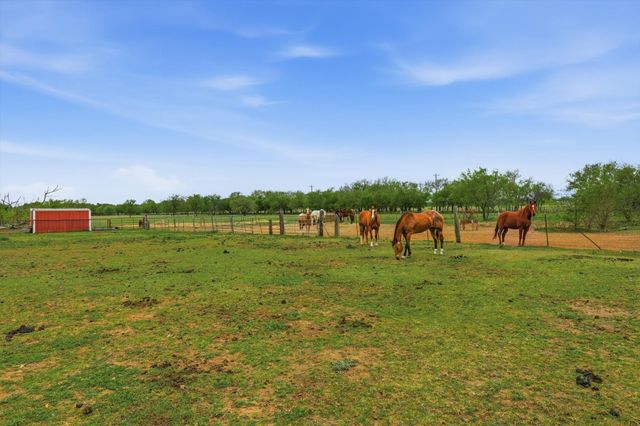 10965 Swafford Road, Justin, TX 76247