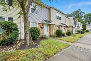 1526 Darren CIR, Portsmouth, VA 23701