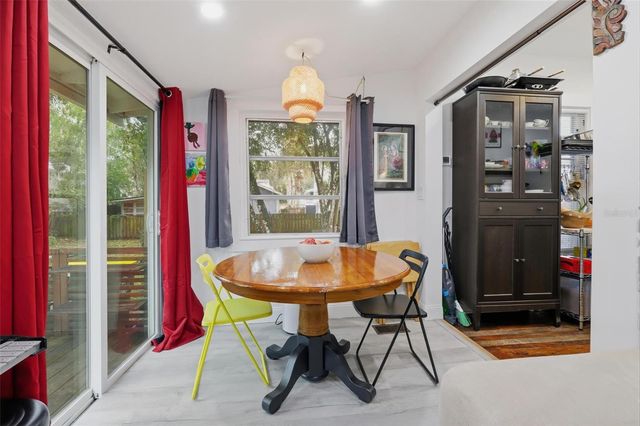 319 W UNIVERSITY AVENUE, Deland, FL 32720