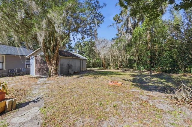 319 W UNIVERSITY AVENUE, Deland, FL 32720