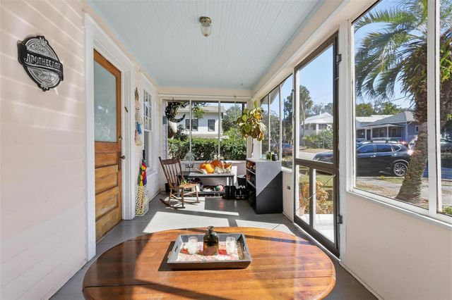 319 W UNIVERSITY AVENUE, Deland, FL 32720