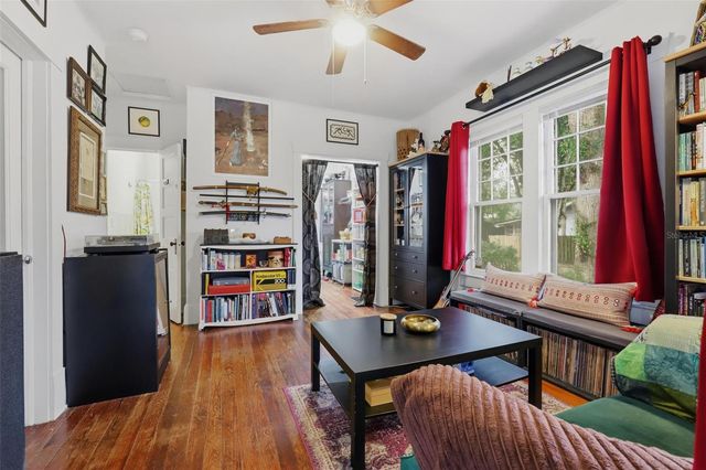 319 W UNIVERSITY AVENUE, Deland, FL 32720