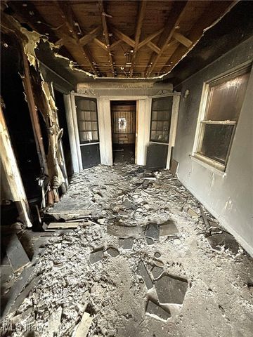 3957 Strandhill Road, Cleveland, OH 44118