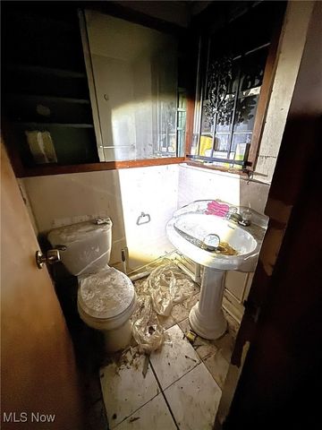 3957 Strandhill Road, Cleveland, OH 44118