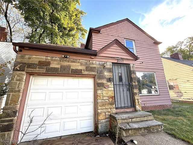 3957 Strandhill Road, Cleveland, OH 44118