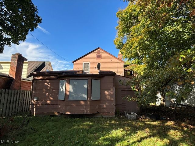 3957 Strandhill Road, Cleveland, OH 44118