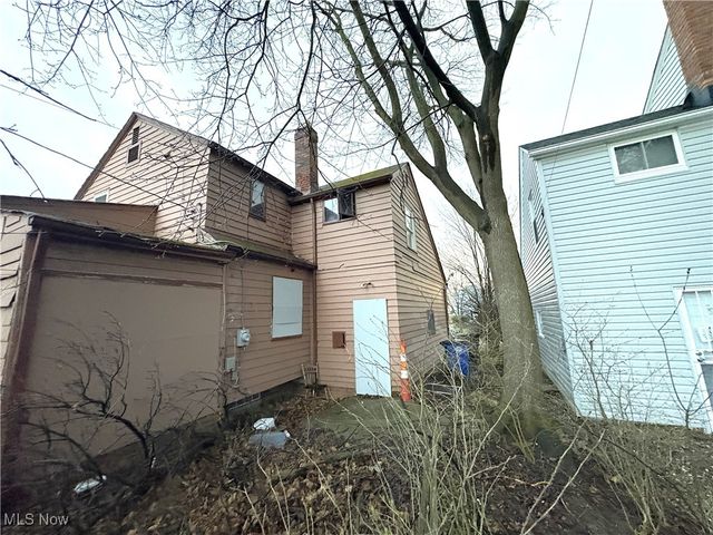 3957 Strandhill Road, Cleveland, OH 44118