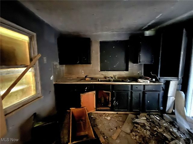 3957 Strandhill Road, Cleveland, OH 44118