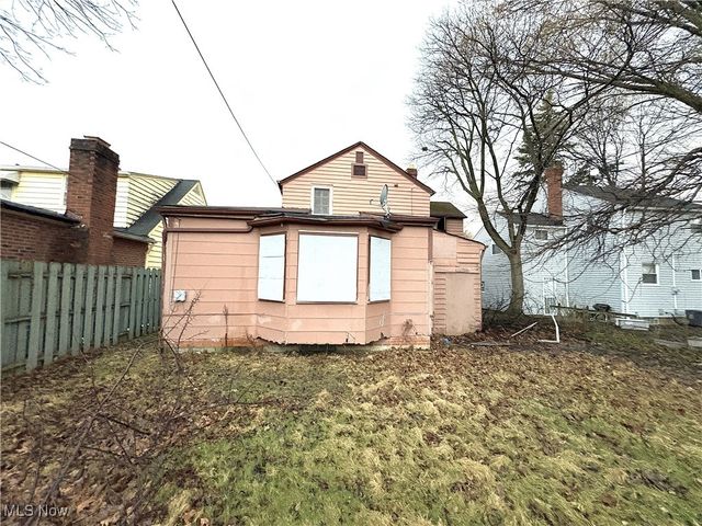 3957 Strandhill Road, Cleveland, OH 44118