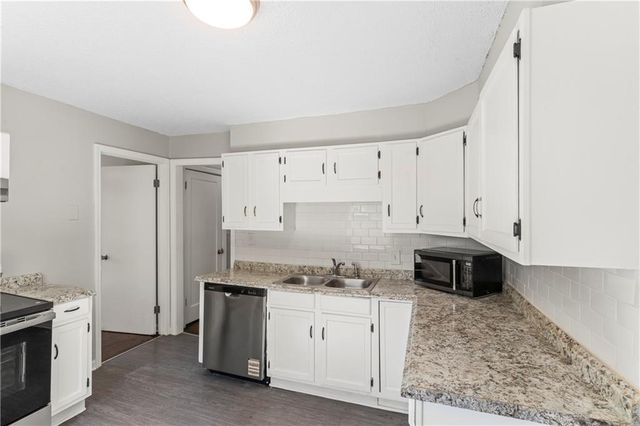 5051 Belmeade Road, Kansas City, MO 64129