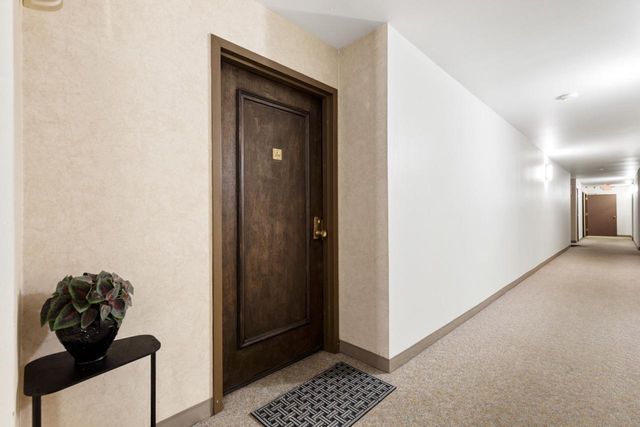 5253 N Lovers Lane ROAD #324, Milwaukee, WI 53225