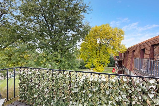 5253 N Lovers Lane ROAD #324, Milwaukee, WI 53225