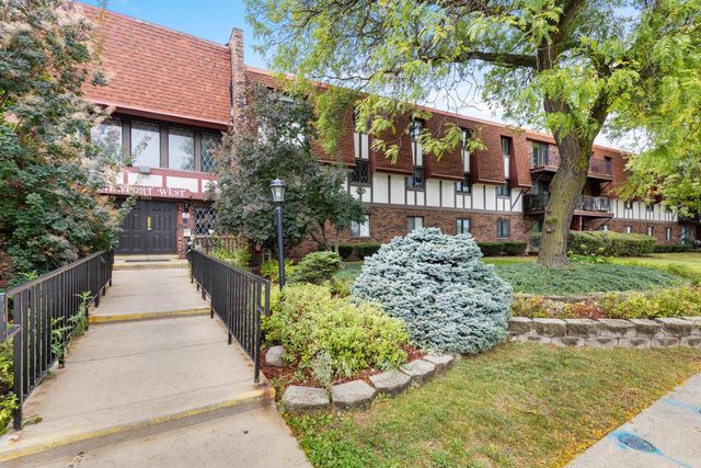 5253 N Lovers Lane ROAD #324, Milwaukee, WI 53225