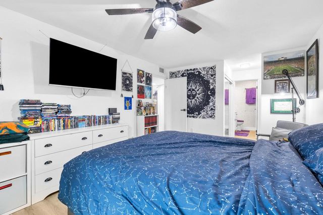 5253 N Lovers Lane ROAD #324, Milwaukee, WI 53225