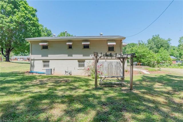 2024 Mill Avenue, Eden, NC 27288
