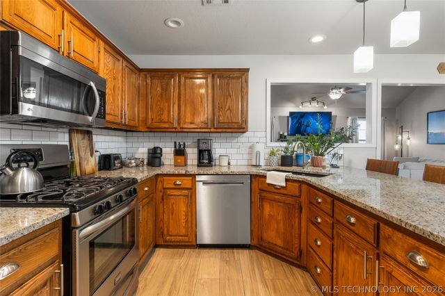 13282 S Maple Street, Glenpool, OK 74033
