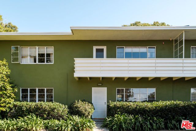 5273 Village, Los Angeles, CA 90016