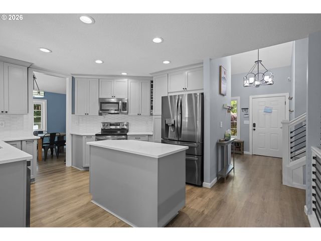 8020 Sw GEARHART Dr, Beaverton, OR 97007