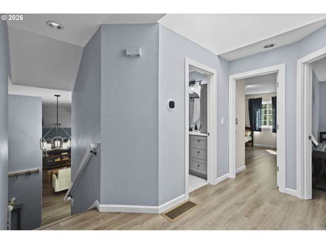 8020 Sw GEARHART Dr, Beaverton, OR 97007