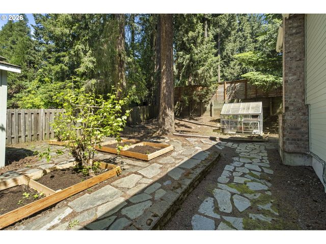 8020 Sw GEARHART Dr, Beaverton, OR 97007