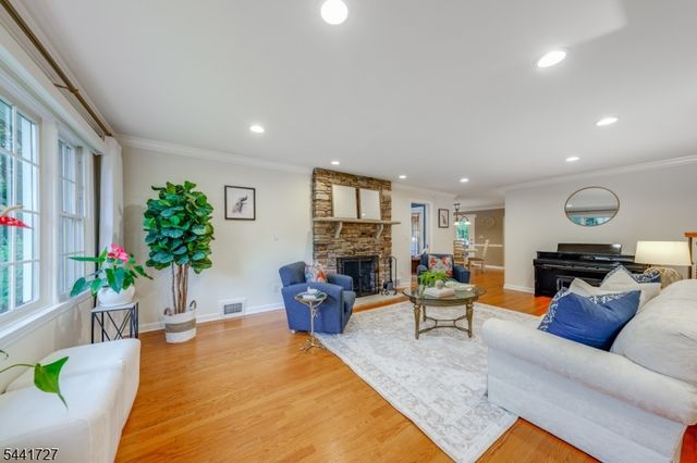 38 Hilltop Ter, Chatham Twp., NJ 07928