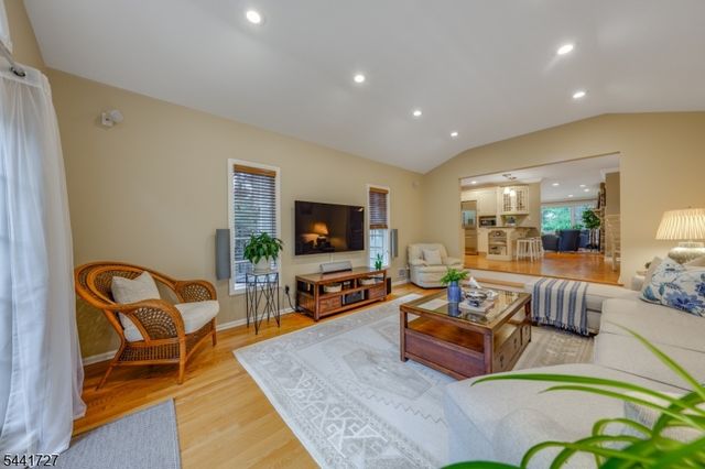 38 Hilltop Ter, Chatham Twp., NJ 07928