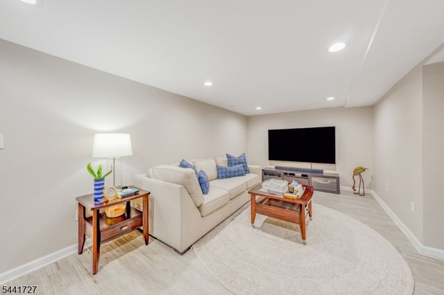 38 Hilltop Ter, Chatham Twp., NJ 07928