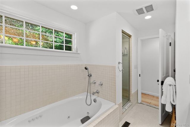197 Hog Creek Road, East Hampton, NY 11937