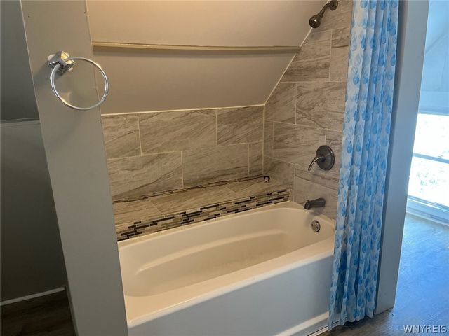 11 Pembina Street, Buffalo, NY 14220