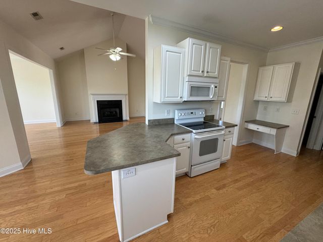 1052 Stonebridge Lane, Leland, NC 28451