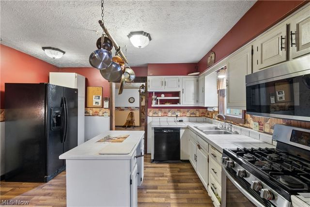 2377 Greensburg Road, North Canton, OH 44720