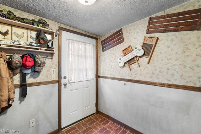 2377 Greensburg Road, North Canton, OH 44720