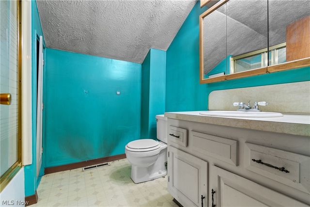 2377 Greensburg Road, North Canton, OH 44720