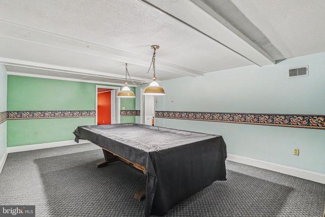 12 GREENBRIAR DR, York, PA 17407